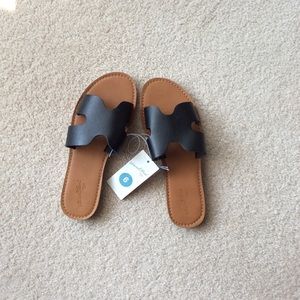 Universal Thread black slide